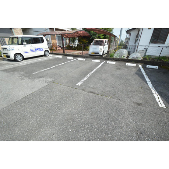 【駐車場】 | ラフォーレ泉ヶ丘