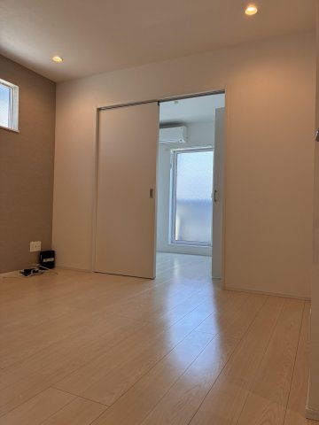 cherim和白東westの居間・リビング
