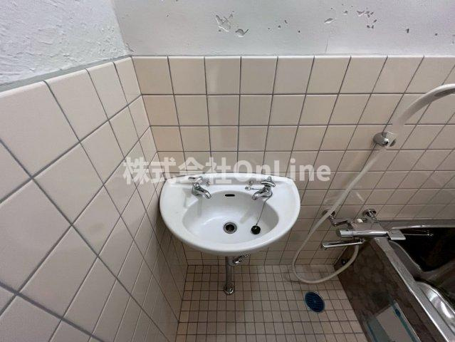 南本町４丁目テラスハウスの洗面所