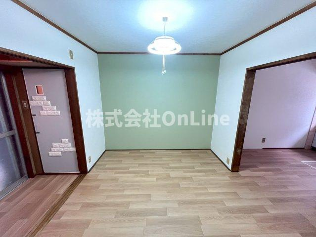 南本町４丁目テラスハウスの居間・リビング