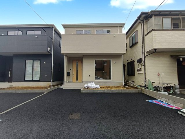 三郷市　早稲田2丁目　新築戸建　全3棟の外観|建物外観を気になさる方へ、見た目の良い物件です