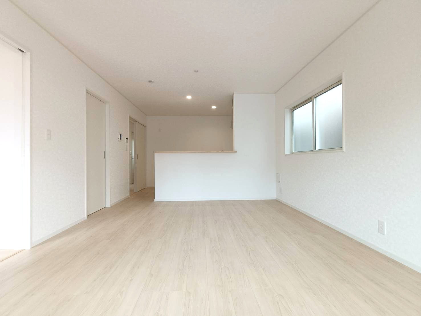 三郷市　早稲田2丁目　新築戸建　全3棟の居間・リビング|使いやすいリビングです