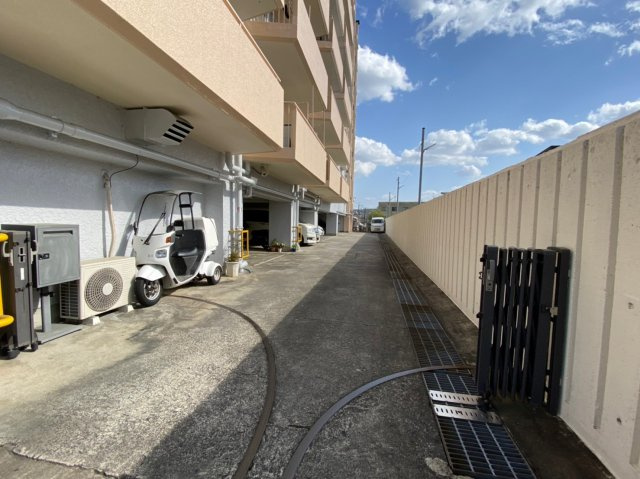 二条プラザの駐車場