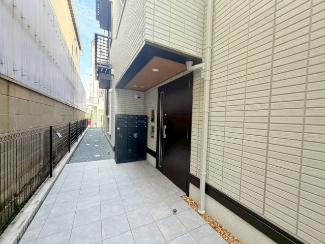上甲子園廣和レジデンスのエントランス