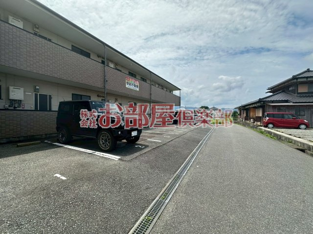 コーポアベニュー大城の駐車場|車をお持ちの方に嬉しい駐車場付きの物件です