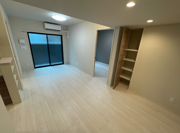 吹田市豊津町の賃貸マンションの居間・リビング
