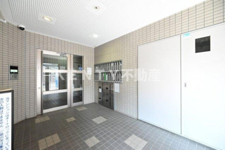 【エントランス】 | 建物の内部です