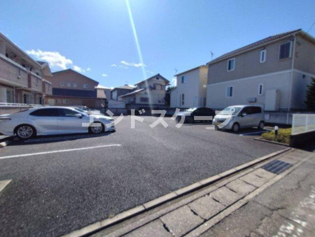 プラシード　ＴＡＫＡの駐車場|高崎、前橋のお部屋探しはエンドスケープまで！お客様の理想お聞かせ下さい♪
