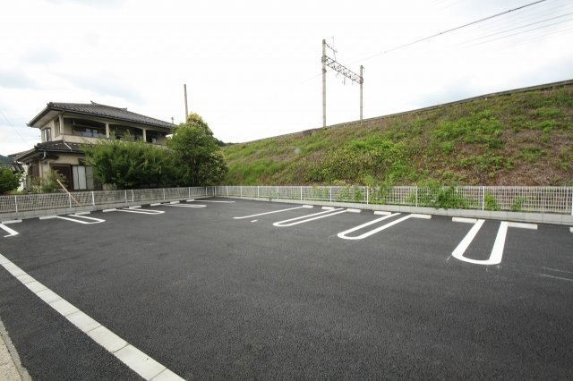 Tiaraの駐車場|駐車場完備です