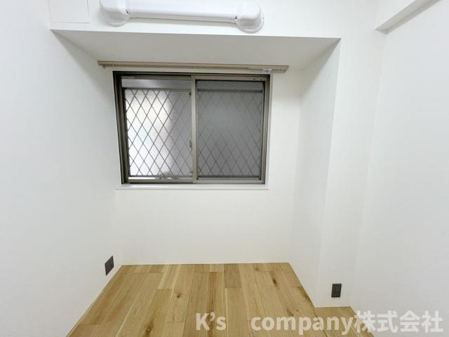 ●茅ヶ崎市柳島海岸　クリオ茅ヶ崎柳島海岸の子供部屋|洋室2.7帖◇収納部屋やお子様のお部屋にいかがでしょうか♪