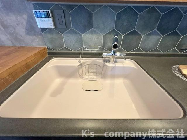 ●茅ヶ崎市柳島海岸　クリオ茅ヶ崎柳島海岸のキッチン|人造大理石のおしゃれなシンク◇