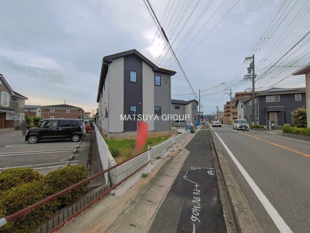 【前面道路含む現地写真】の画像