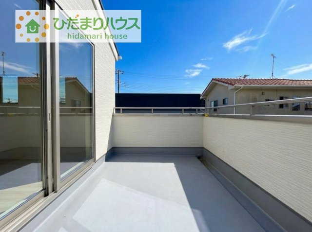【バルコニー】 | 第1常総市中妻町　新築戸建　1号棟 | 広々としたバルコニー。お洗濯物もぜーんぶ干せちゃいます！！