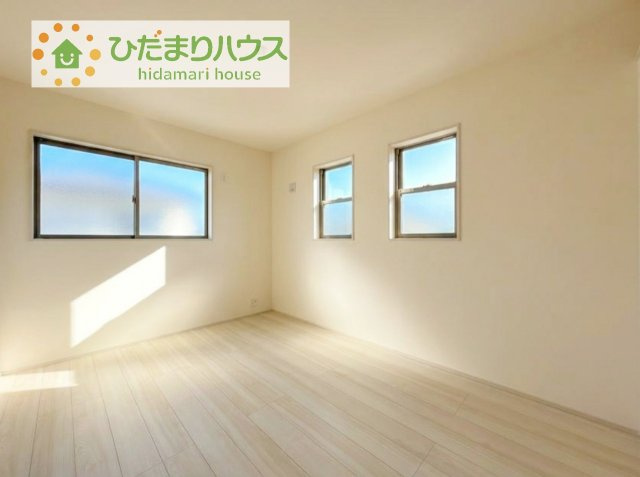 【洋室】 | 第1常総市中妻町　新築戸建　1号棟 | お掃除しやすく、清潔感を保てるのでダニも発生しにくいフローリング♪