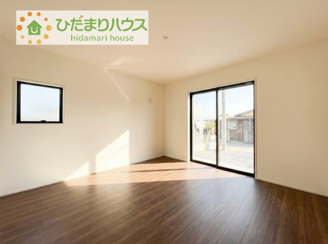 【寝室】 | 第1常総市中妻町　新築戸建　2号棟 | 広めの主寝室は、ベッドの他にもパソコンデスクやドレッサーなども置けちゃいます(*^-^*)