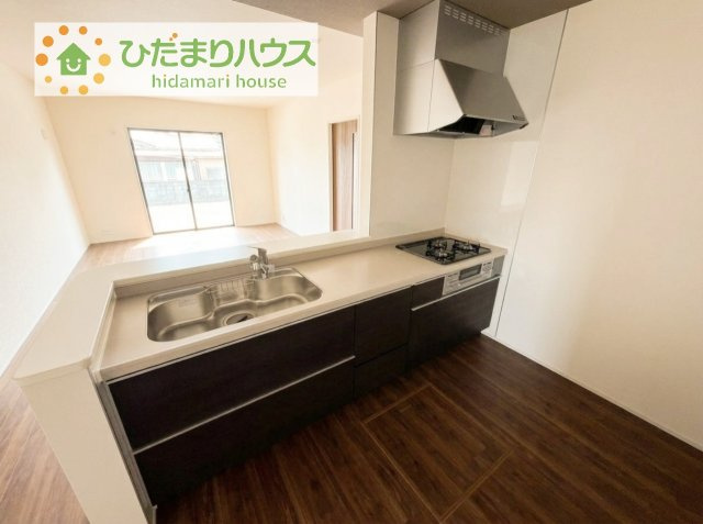 【キッチン】 | 第1常総市中妻町　新築戸建　2号棟 | 3口コンロでお料理する時間も短くなりそうですね(*‘∀‘)