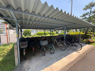 【駐車場】 | 新金岡第六次住宅１０棟 | 【駐輪場】駐輪場は屋根付きです。雨の日も安心です。