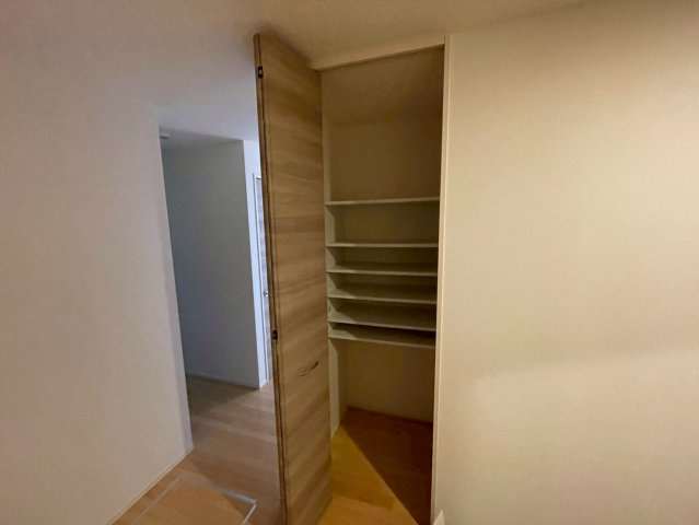 六麓荘ヒルズE棟の収納