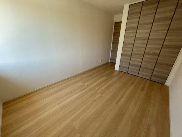 六麓荘ヒルズE棟の居間・リビング