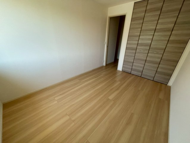 六麓荘ヒルズE棟のエントランス