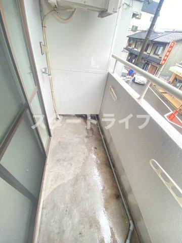 大阪市淀川区十三東３丁目の賃貸マンションのバルコニー