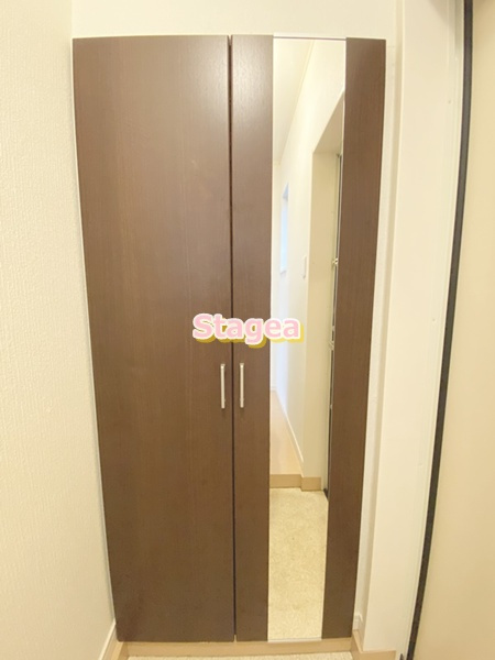 ディアコートA棟の玄関