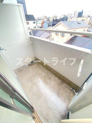 大阪市淀川区十三東３丁目の賃貸マンションのバルコニー