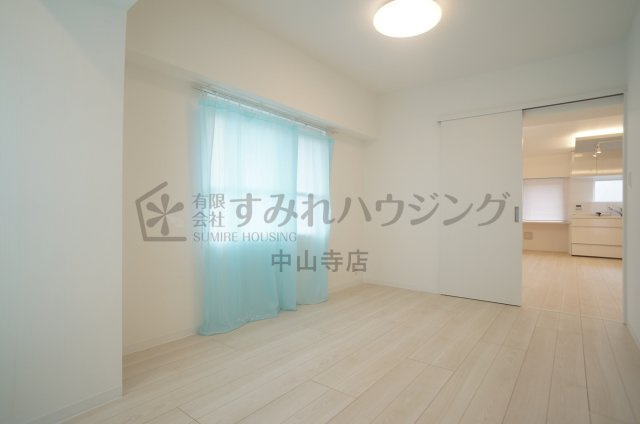 中山五月台住宅の洋室