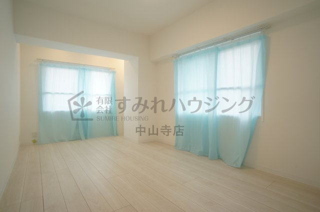 中山五月台住宅の洋室