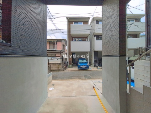 《仲介手数料無料》南区南浦和２丁目6-17新築一戸建てミラスモの駐車場