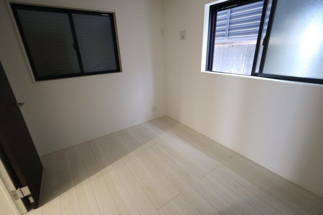 《仲介手数料無料》南区南浦和２丁目6-17新築一戸建てミラスモの洋室|1階 納戸扱い 5.2帖