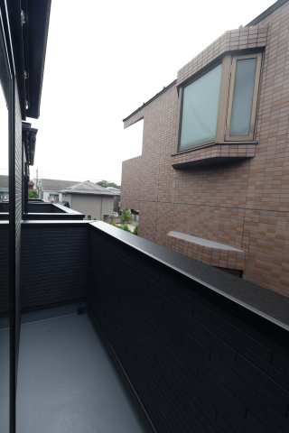 《仲介手数料無料》南区南浦和２丁目6-17新築一戸建てミラスモのバルコニー
