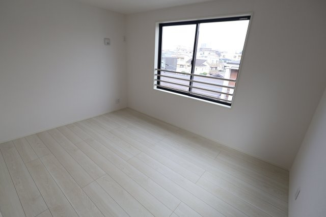 《仲介手数料無料》南区南浦和２丁目6-17新築一戸建てミラスモの洋室|3階 6.6帖