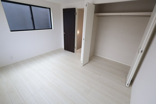 《仲介手数料無料》南区南浦和２丁目6-17新築一戸建てミラスモの洋室|3階 6.6帖