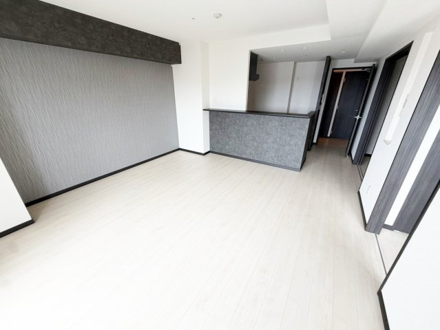 吹田市広芝町の賃貸マンションの居間・リビング