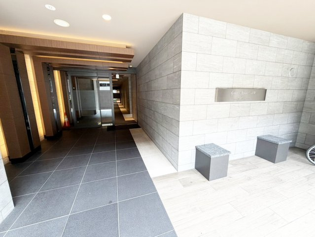 吹田市広芝町の賃貸マンションのロビー