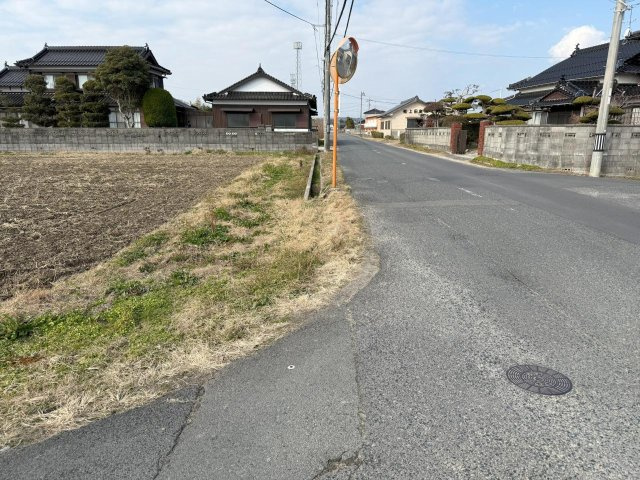 東際波字畑田　田の外観|北東側道路
