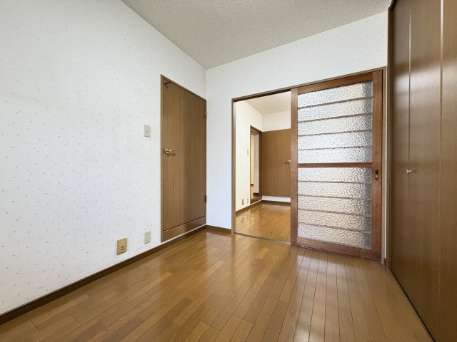 エクレール貴船の洋室