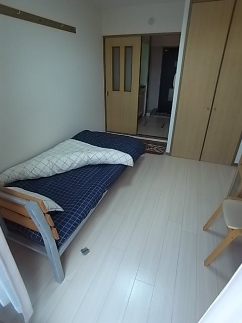 Kビルの寝室|開放的な寝室です