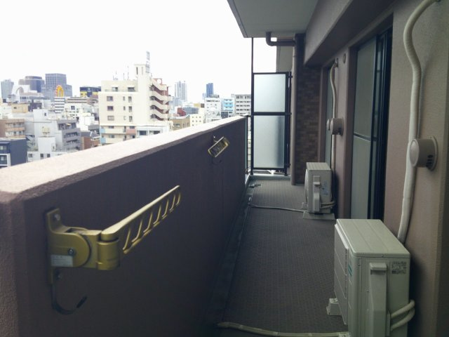 大阪市中央区瓦屋町１丁目の賃貸マンションのバルコニー