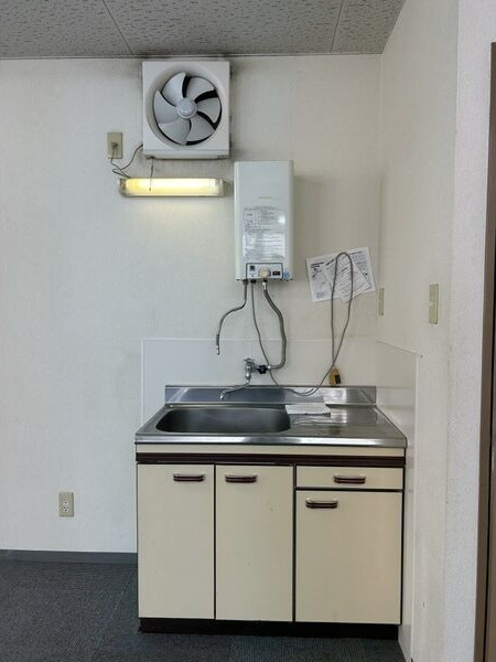 第三ふくとくビルの内装