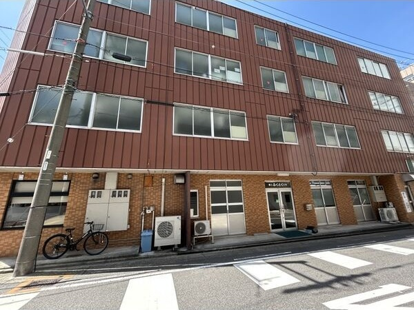 第三ふくとくビルの外観