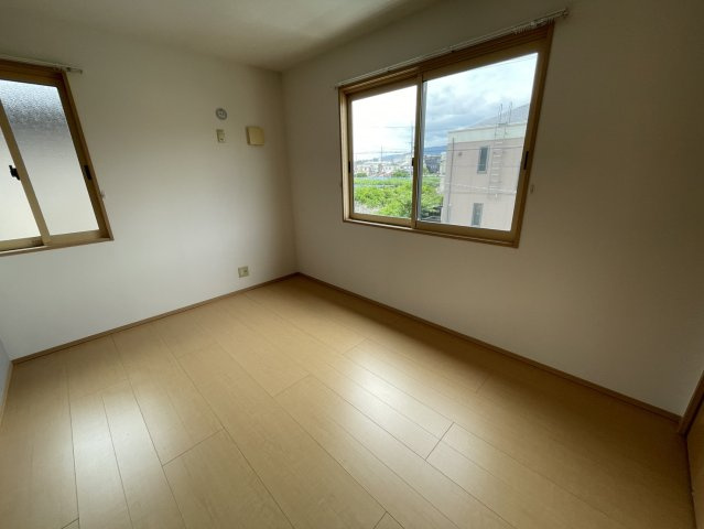 村山戸建借家A棟の居間・リビング