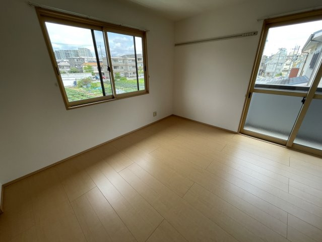 村山戸建借家A棟の居間・リビング