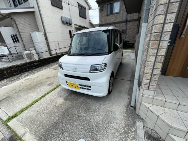 村山戸建借家A棟の駐車場