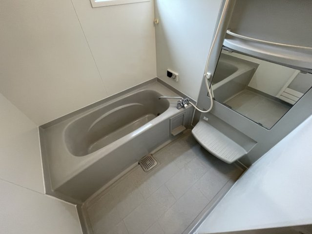 村山戸建借家A棟の浴室
