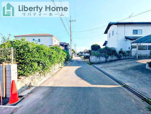 第3石岡市山崎　新築戸建の前面道路含む現地写真