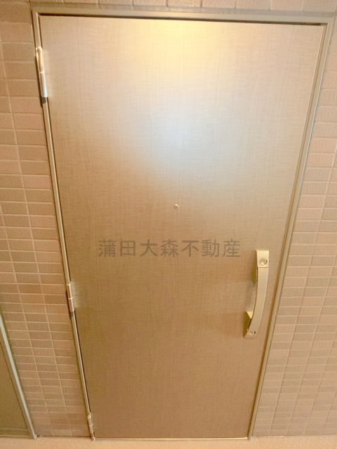 ルーブル本羽田の玄関