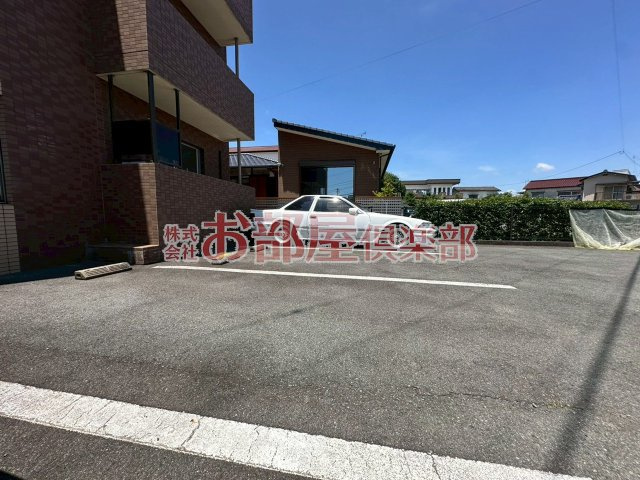 グランディール宮ノ陣の駐車場