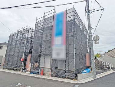 摂津市鳥飼和道2丁目　新築戸建の前面道路含む現地写真